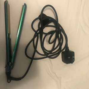 FLAT IRON only used 3 or 4 times!! Ireland/UK plug